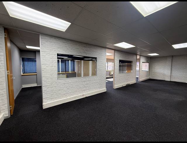 4,810M² OFFICE TO LET IN FERNDALE